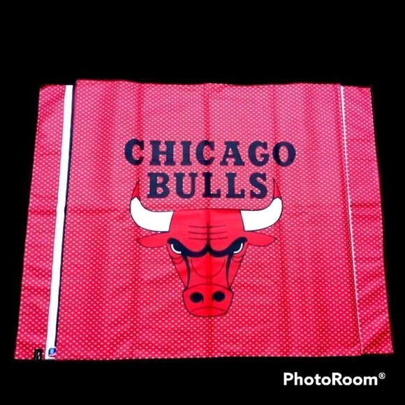 NBA Slowtide Chicago Bulls Jersey Quick-Dry Red Travel Towel - Picture 5 of 5